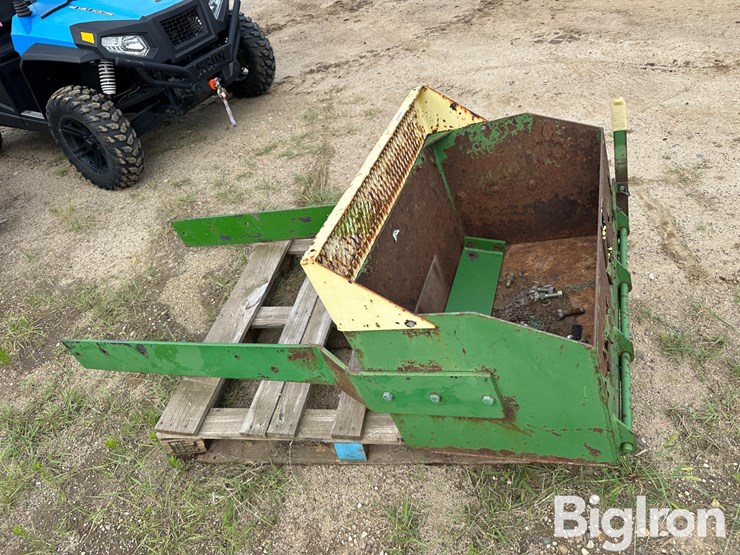 john-deere-large-frame-tractor-rock-box-image-4