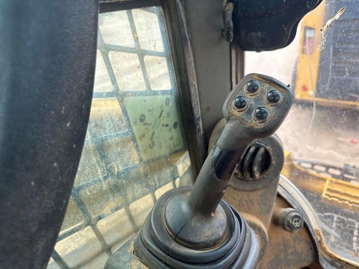 2018-caterpillar-289d-image-31