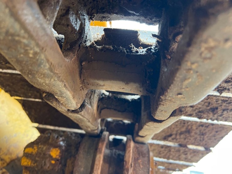 2016-deere-700k-lgp-image-12