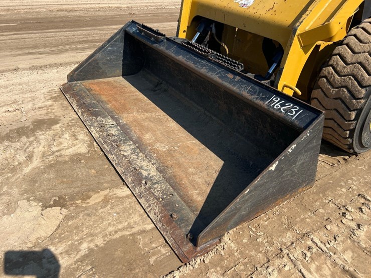 2019-caterpillar-262d3-image-9