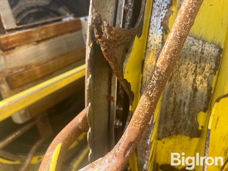 2019-john-deere-772-image-13