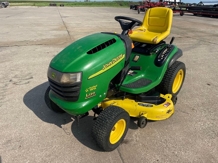 john-deere-l120-image-1
