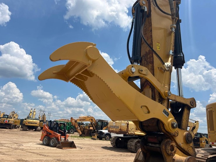 2016-caterpillar-335fl-image-11