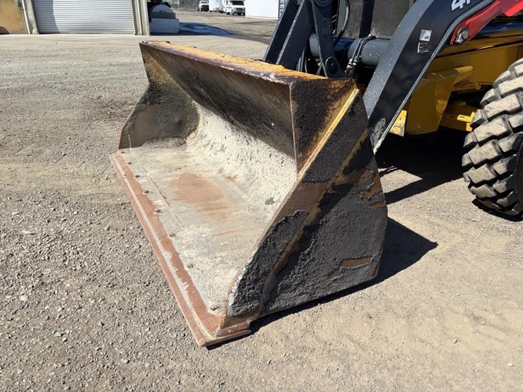 2020-deere-410l-image-9