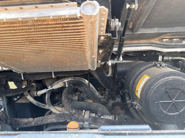2023-takeuchi-tl10v2-image-9