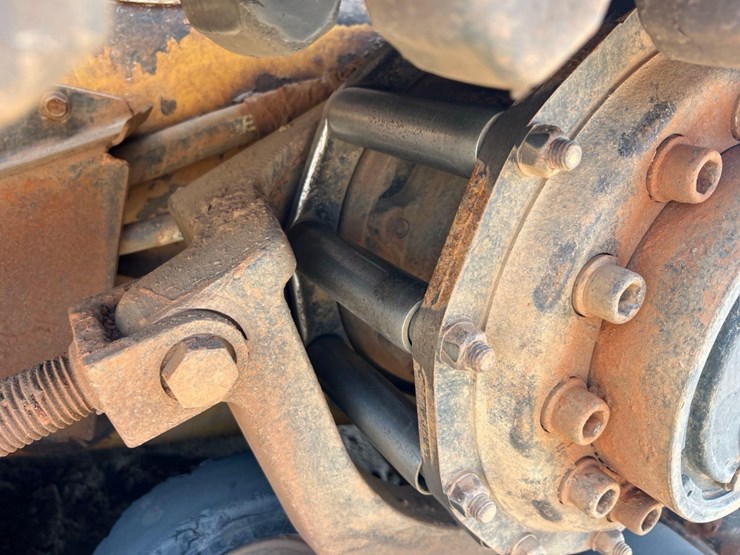 2016-caterpillar-257d-image-22