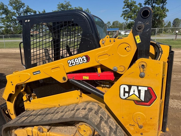 2021-caterpillar-259d3-image-10