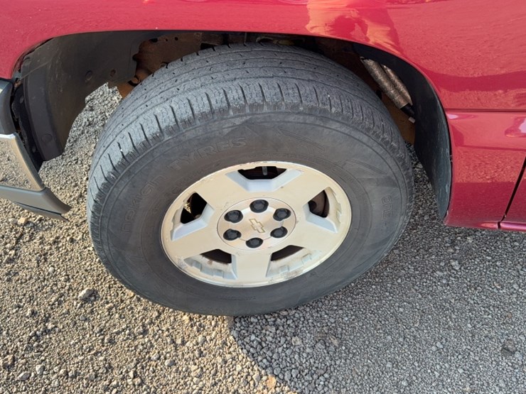 2005-chevrolet-1500-image-14