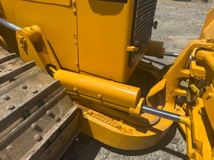 caterpillar-d4h-image-35