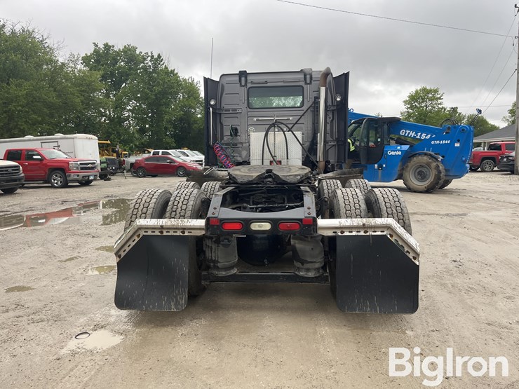 2014-volvo-vnl42t300-image-6