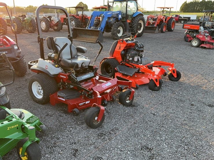 #3083-•-exmark-lazer-z-x-series-zero-turn-mower-image-3