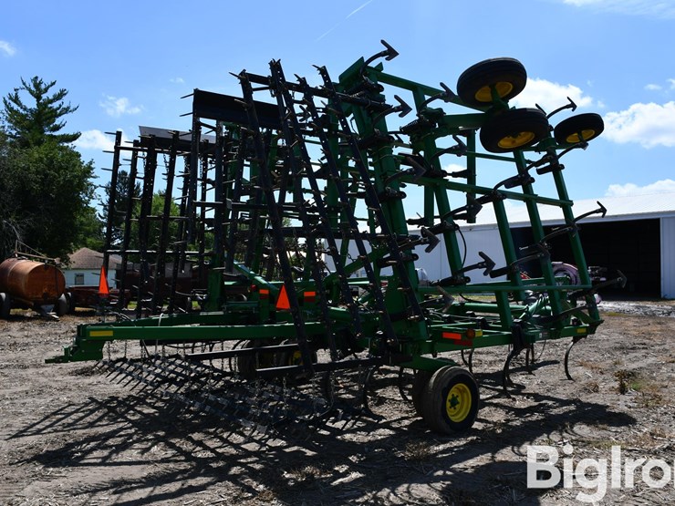 john-deere-2210-image-5