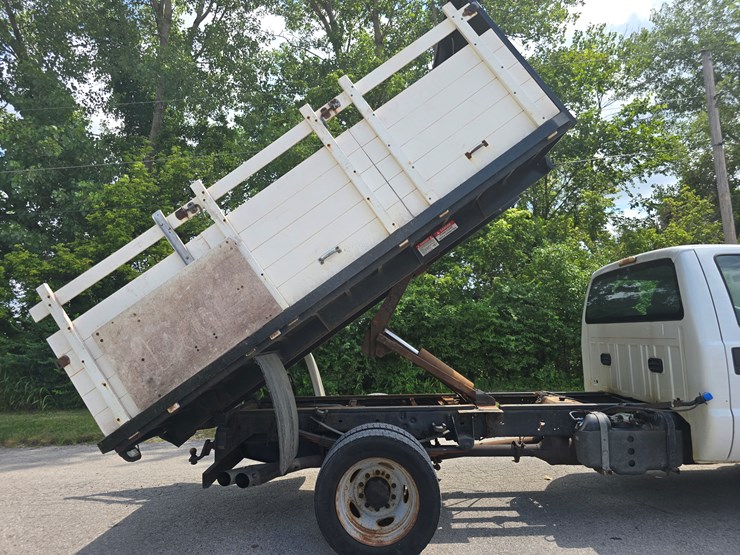 2011-ford-f550-image-99