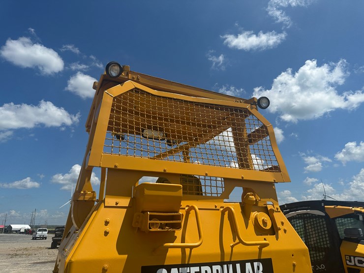caterpillar-d4h-image-25