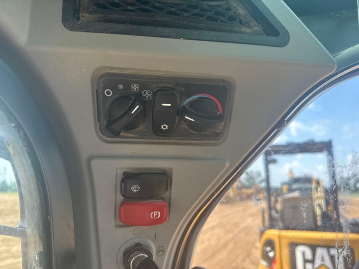 caterpillar-299d3-image-27