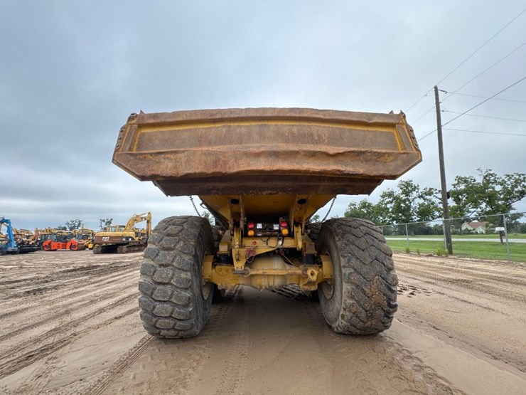 2015-caterpillar-745c-image-7