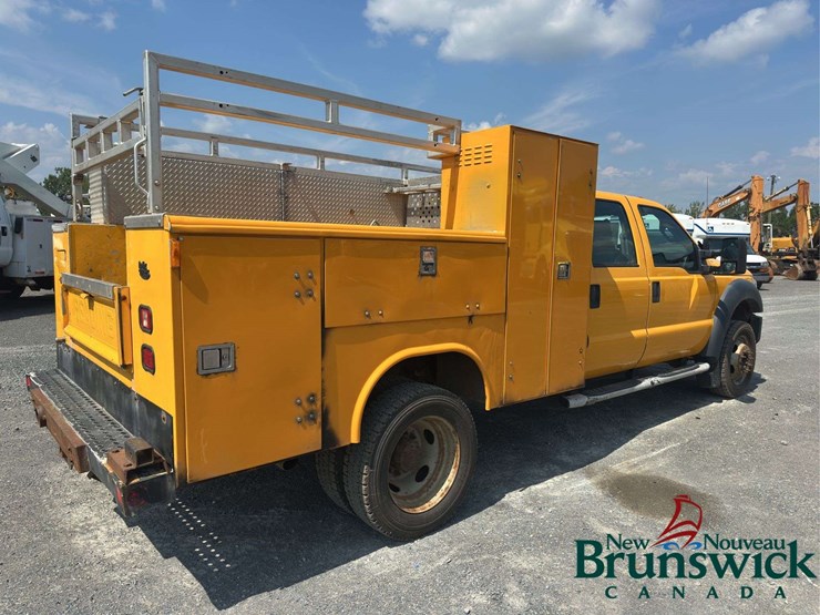 2011-ford-f550-image-3