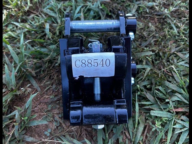 #135-•-quick-coupler-image-1