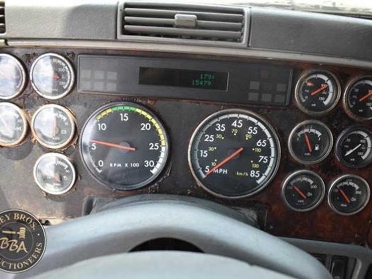 1997-freightliner-century-120-image-78