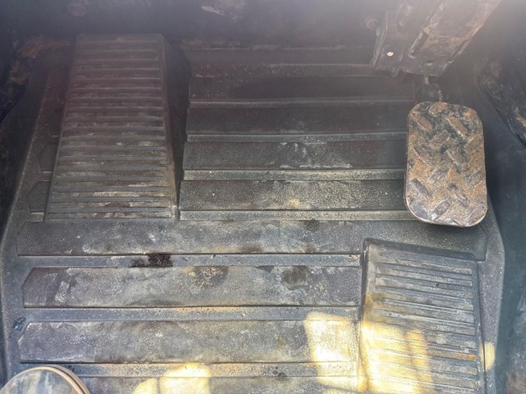 2019-caterpillar-272d2-image-30