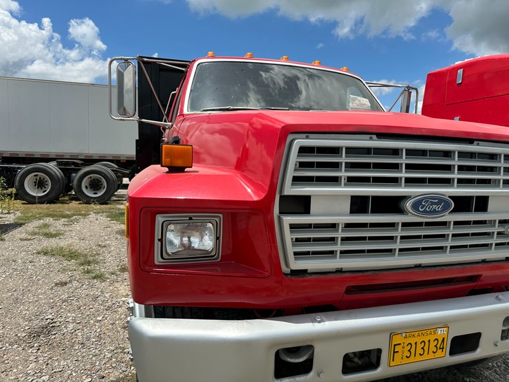 1992-ford-f700-image-32