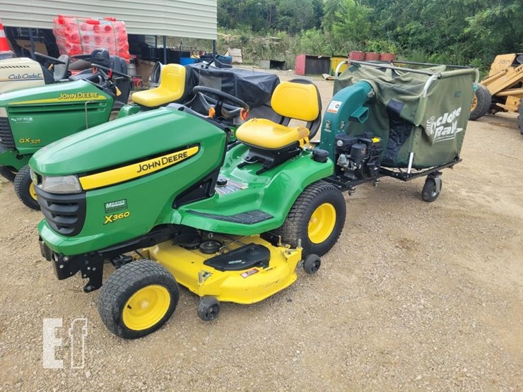 john-deere-x360-image-1