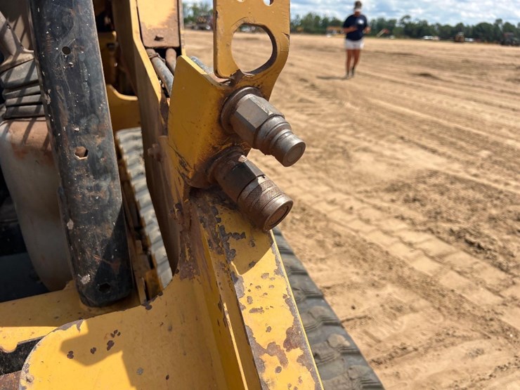 2012-caterpillar-259b3-image-12