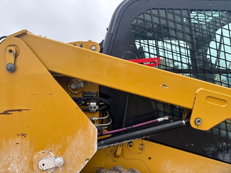 2023-caterpillar-236d3-image-16