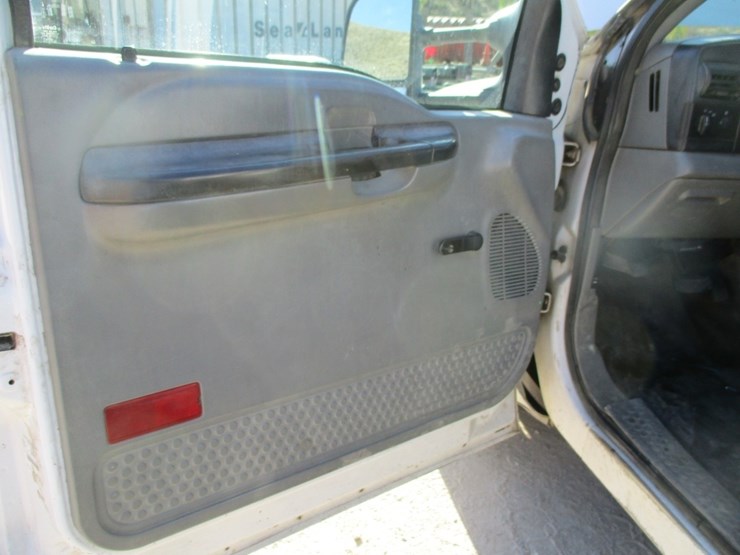 2005-ford-f350-sd-xl-image-11