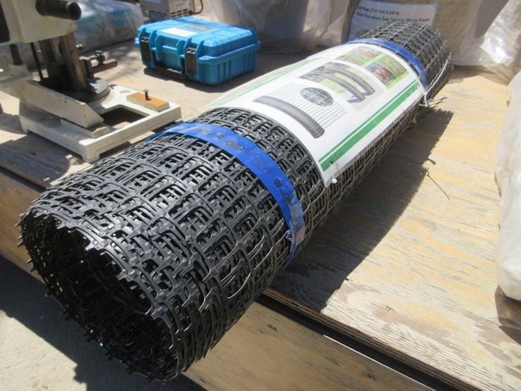 new-unused-3.3'-x-164'-plastic-mesh-fencing-roll-image-2