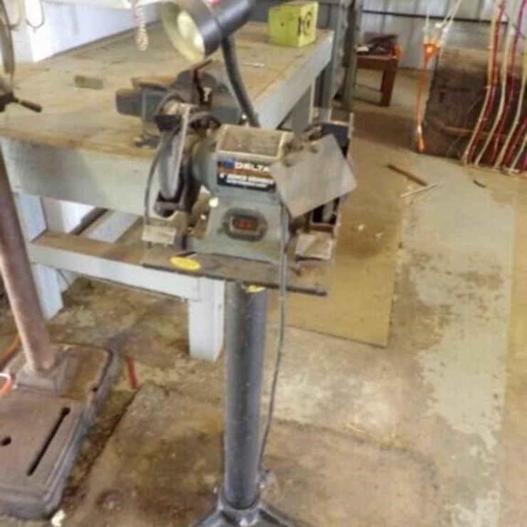 Delta 6" Bench Grinder on Stand