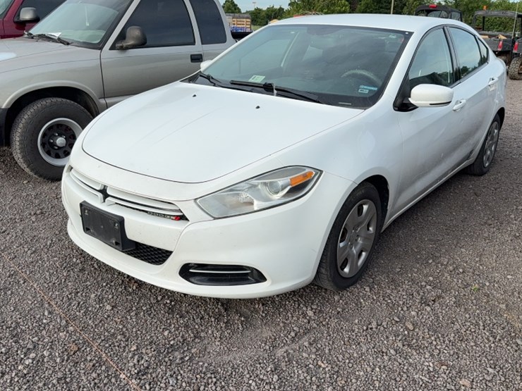 #3018-•-2014-dodge-sedan-image-1
