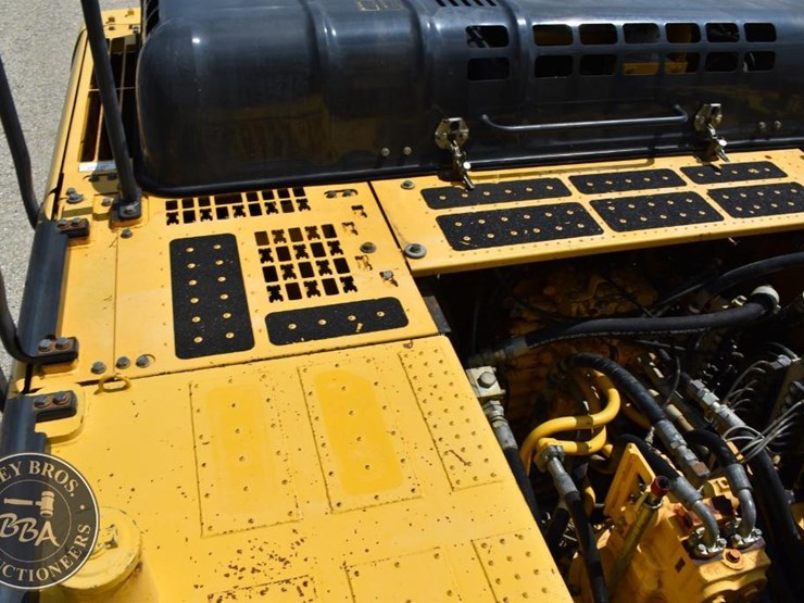 2014-komatsu-pc360-lc-10-image-55