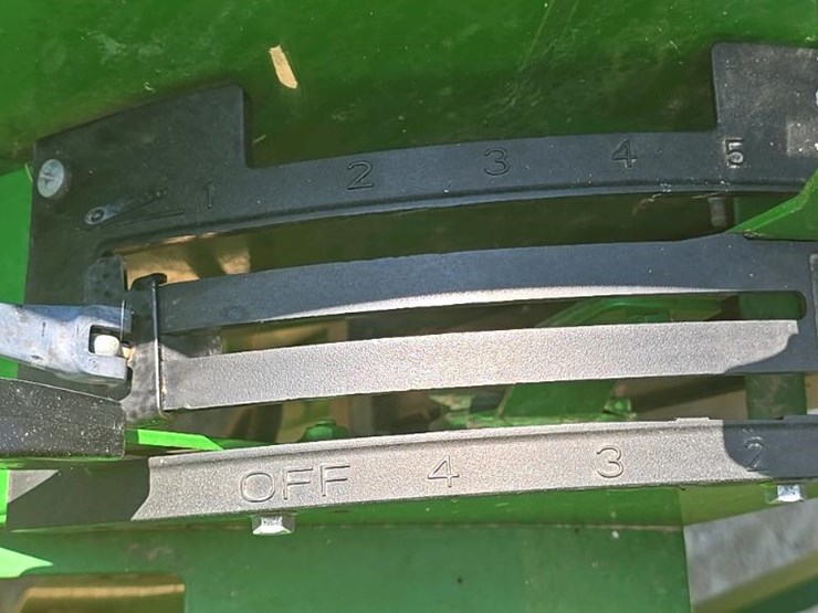 2015-john-deere-5065e-image-73