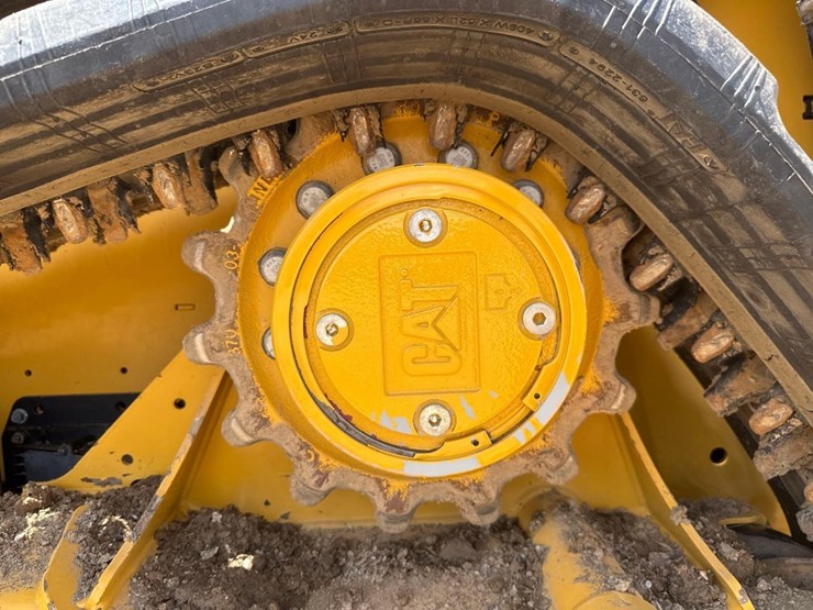 2024-caterpillar-255-skid-steer-image-10