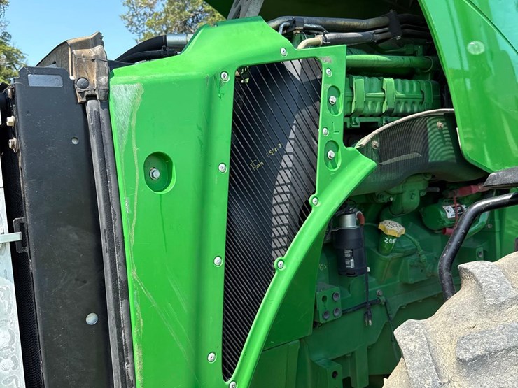 2013-john-deere-8260r-image-36