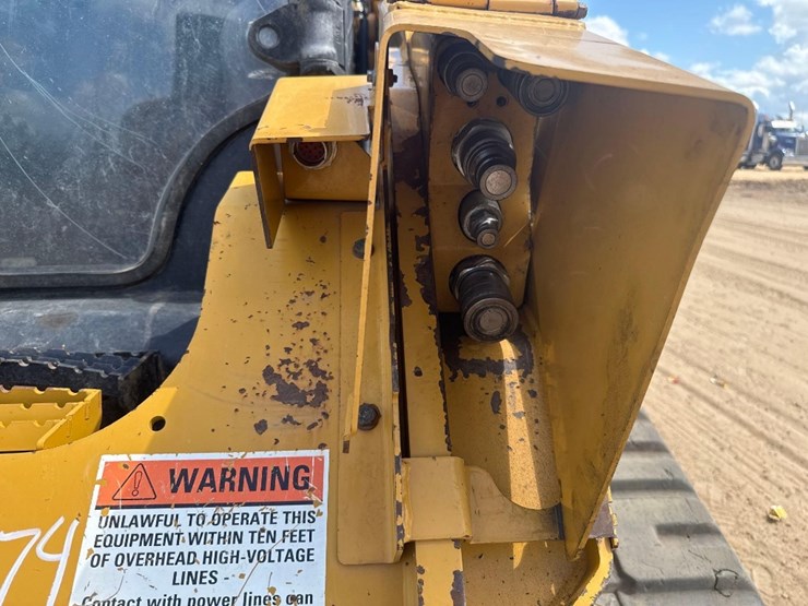2019-caterpillar-299d2-xhp-image-22