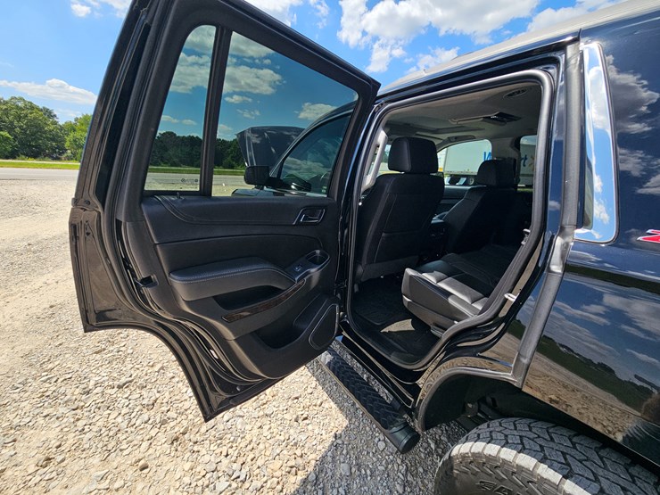 2018-chevrolet-tahoe-image-45