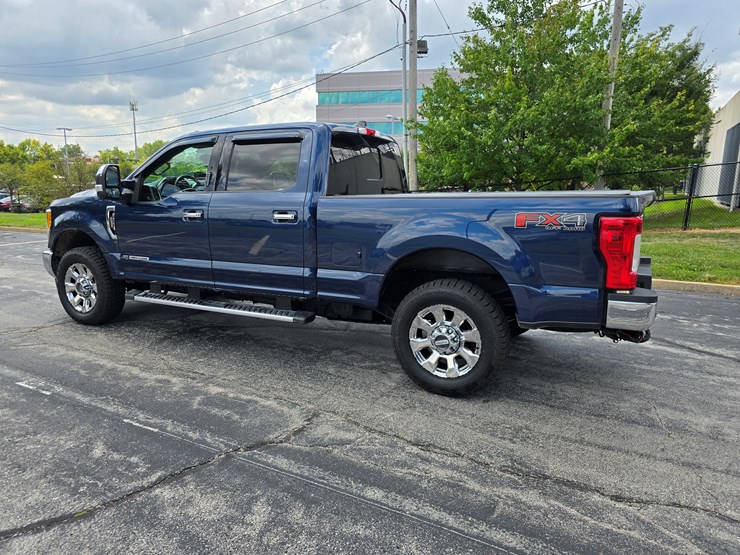 2017-ford-f350-image-13