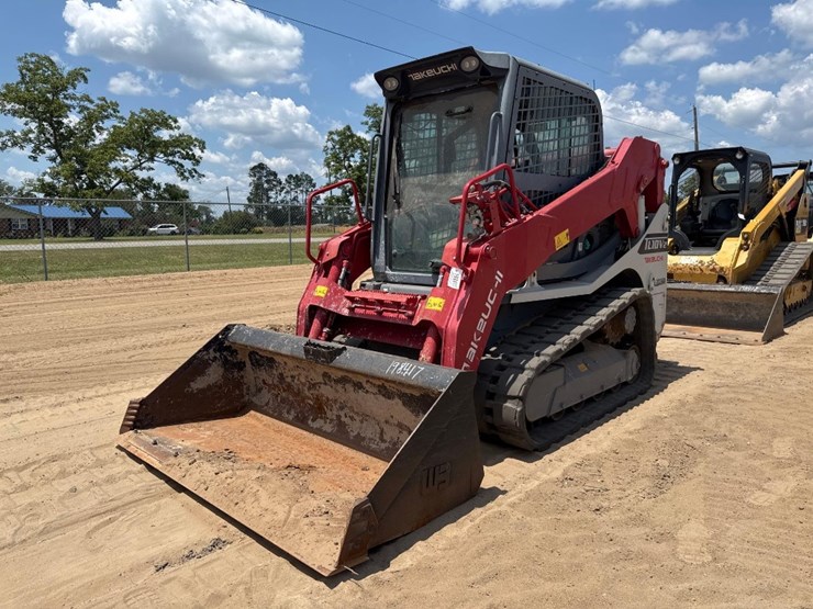2023-takeuchi-tl10v2-image-2