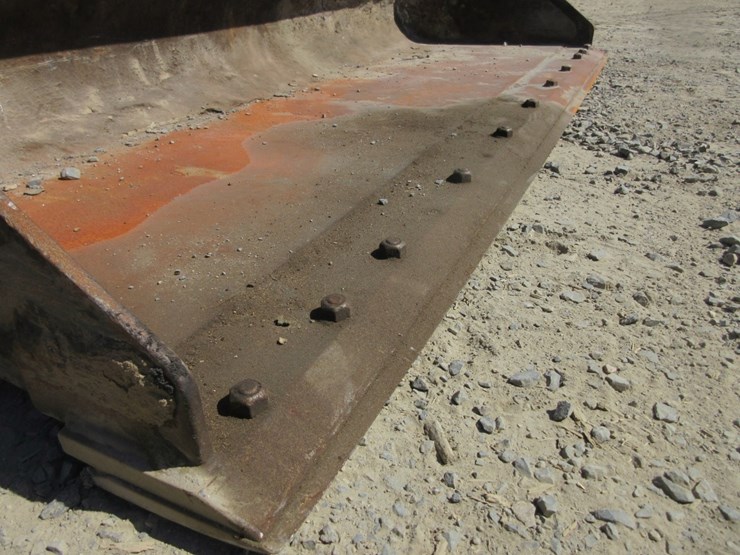 lot-of-cat-80"-skid-steer-gp-bucket-image-5