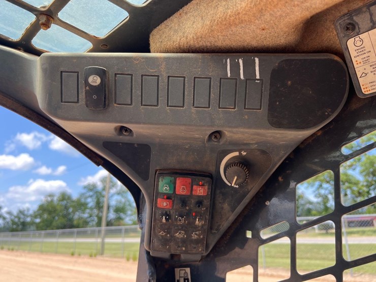 2019-deere-331g-image-30