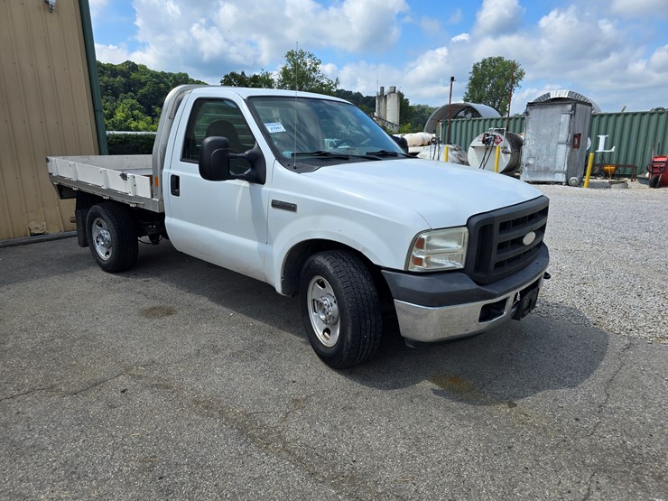2005-ford-f350-image-33