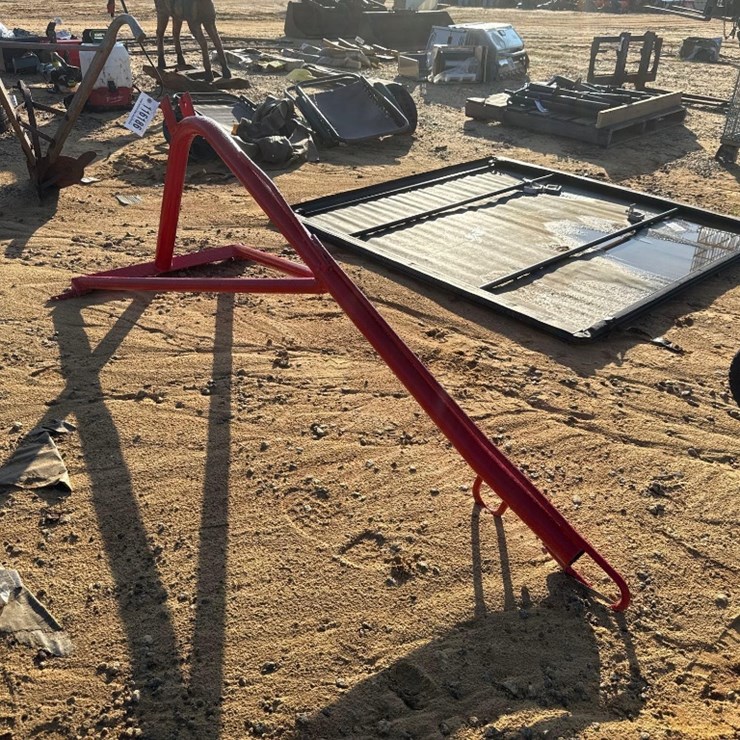 2219 - LOWERY IMPLEMENTS ROUND BOOM POLE