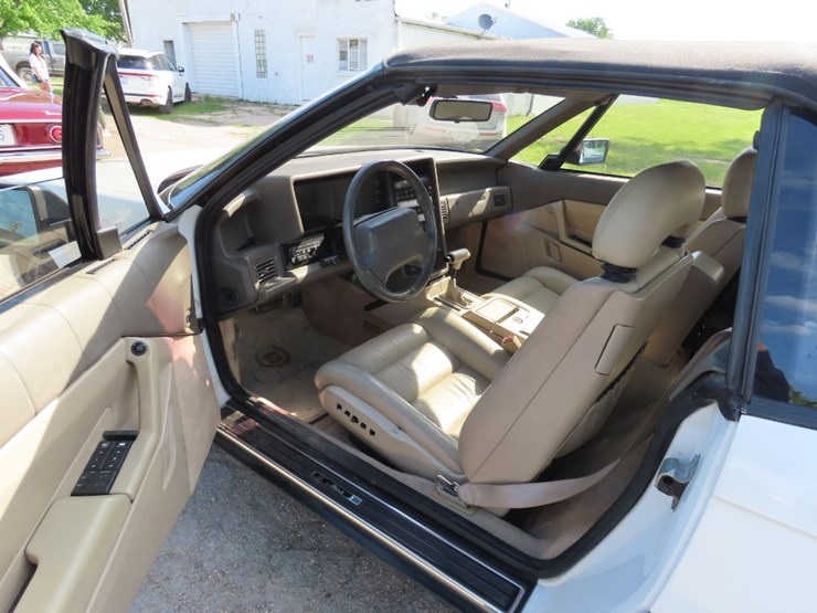 1991-cadillac-allante-pininfarina-roadster-image-13