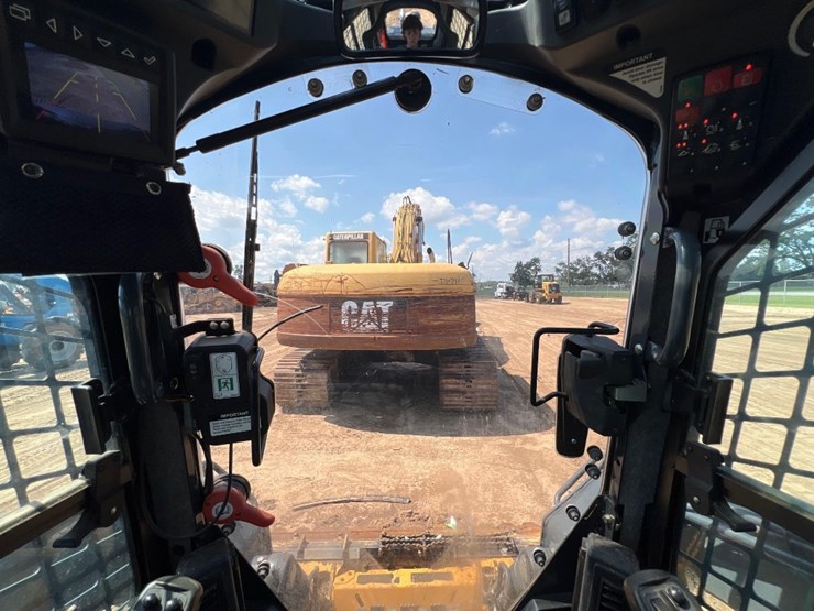 2023-deere-333g-image-35