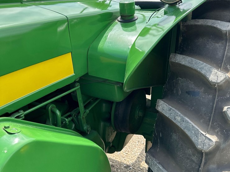 john-deere-820-image-6