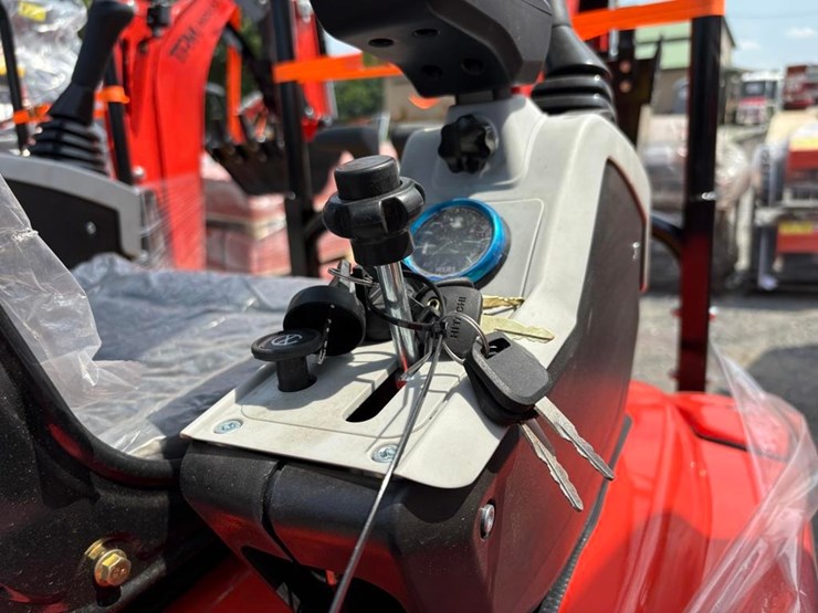tpm-16-mini-excavator-image-10
