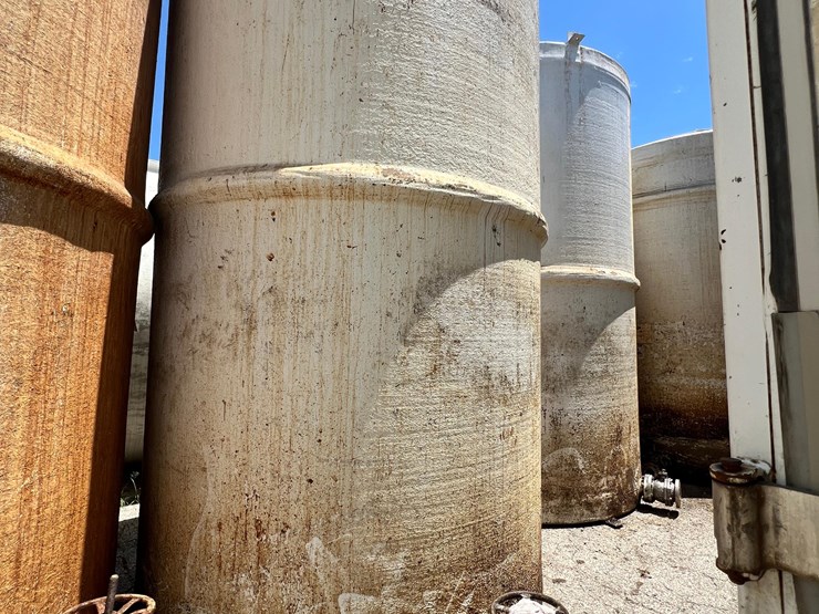 7,000-gallon-(approx.)-fiberglass-liquid-feed-storage-tank-image-3