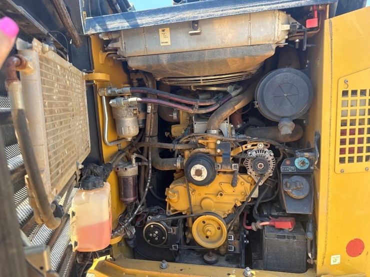2017-caterpillar-299d2-xhp-image-10